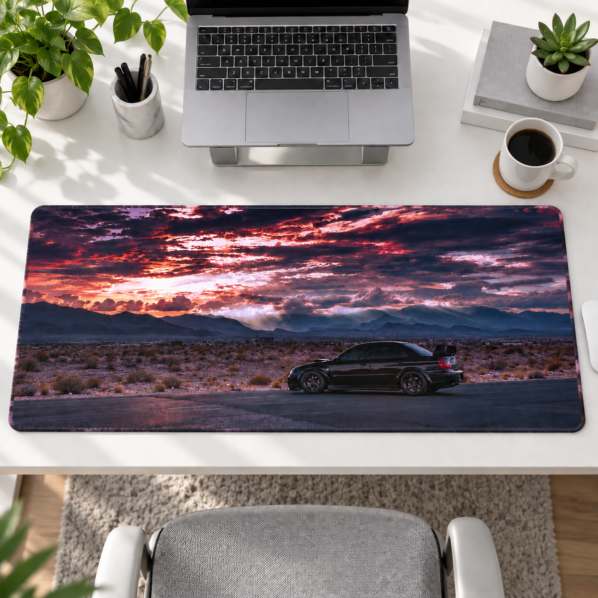 Kızıl Bulutlar Altında Siyah Spor Otomobil Mouse Pad - Y1238