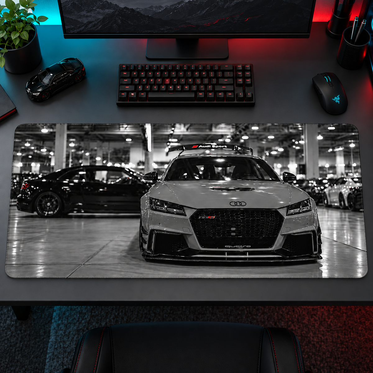 Audi Siyah Beyaz Otomobil Fuarı Mouse Pad - Y1586